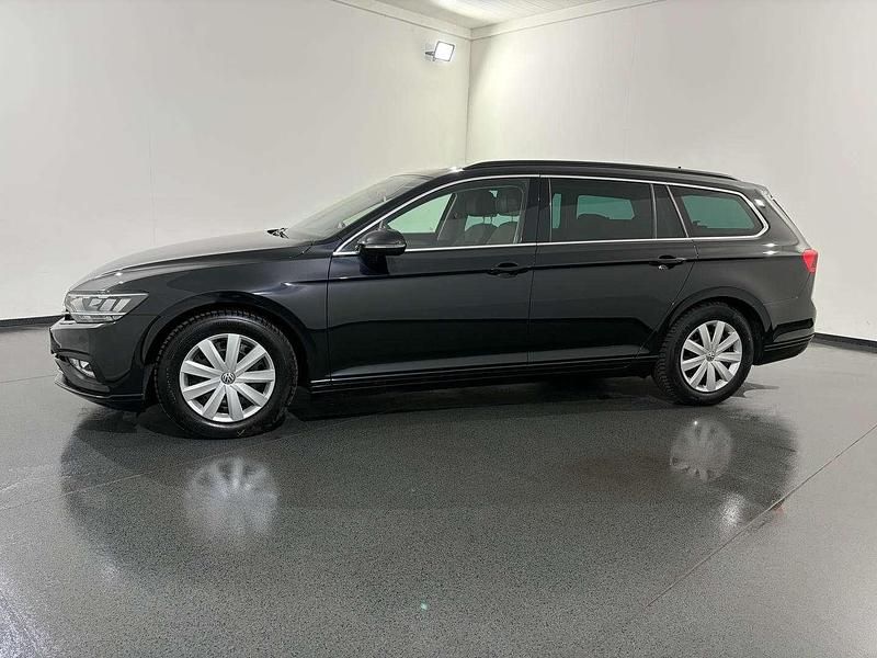 Gebraucht VW Passat Business 150 PS (110 kW) 2022 Schwarz Kombi