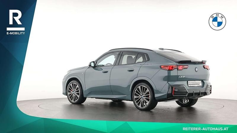 Gebraucht BMW iX2 Luxury Line 225 kW (306 PS) 2024 Grün SUV