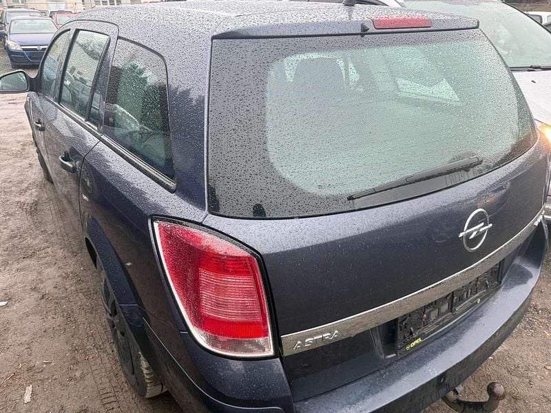 Gebraucht Opel Astra Edition 90 PS (66 kW) 2010 Kombi
