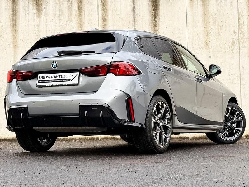 Gebraucht BMW 116 122 PS (89 kW) 2024 Grau Kleinwagen