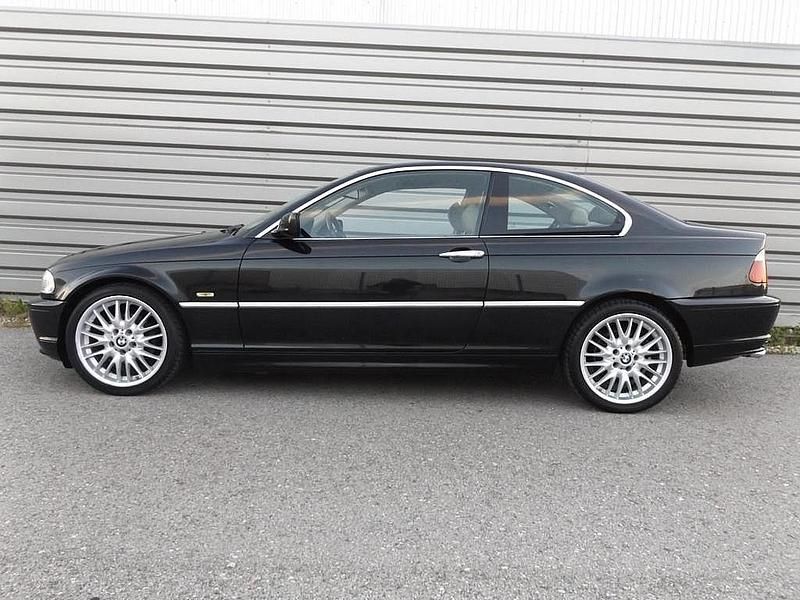 Gebraucht BMW 320 Sport Line 170 PS (125 kW) 2001 Saphirschwarz Coupé