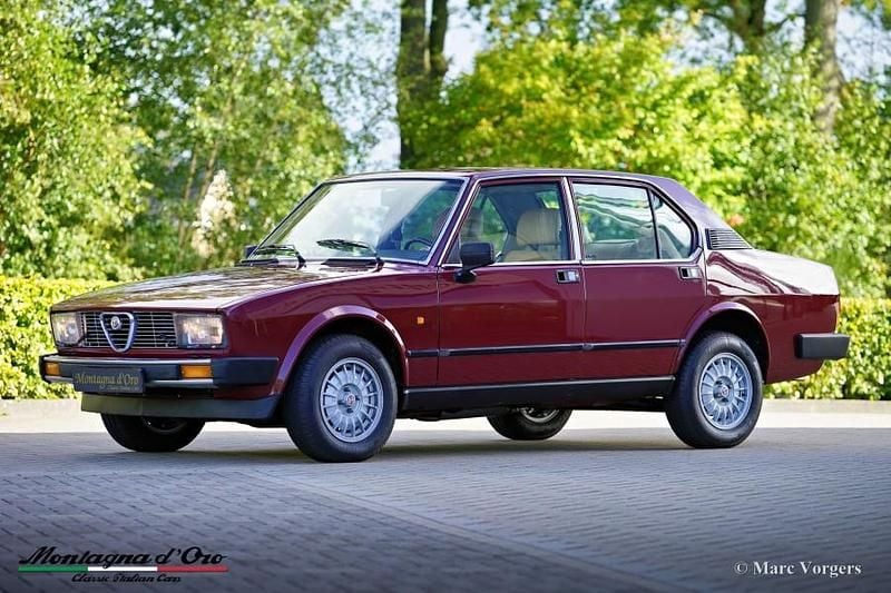 Gebraucht Alfa Romeo Alfetta 131 PS (96 kW) 1984 Rot Limousine