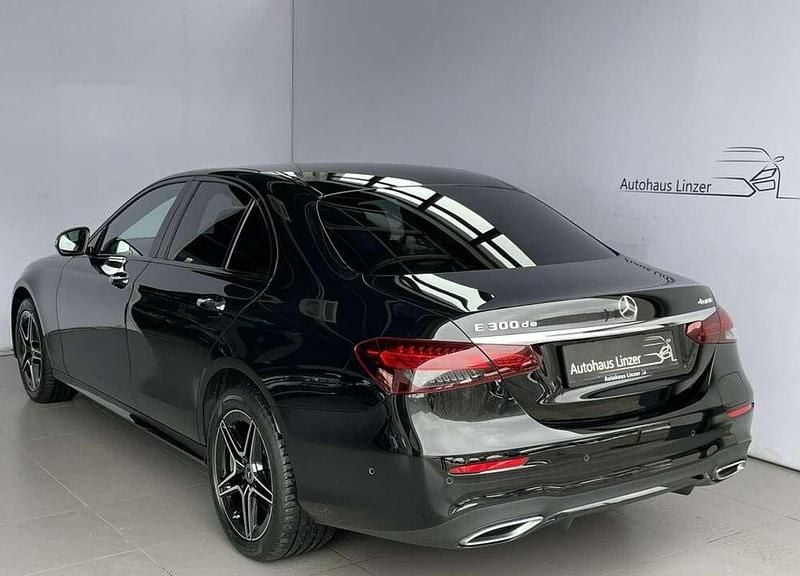Gebraucht Mercedes E300 AMG 194 PS (142 kW) 2022 Schwarz Limousine