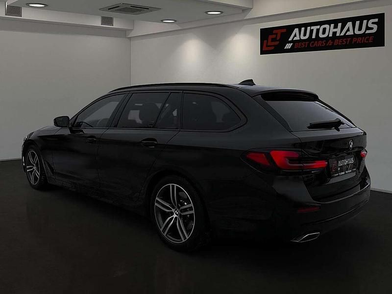 Gebraucht BMW 520 Performance 190 PS (139 kW) 2022 Schwarz Kombi