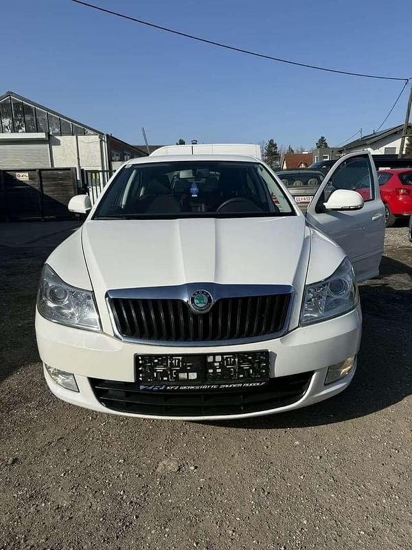 Gebraucht Skoda Octavia Ambition 105 PS (77 kW) 2012 Kombi