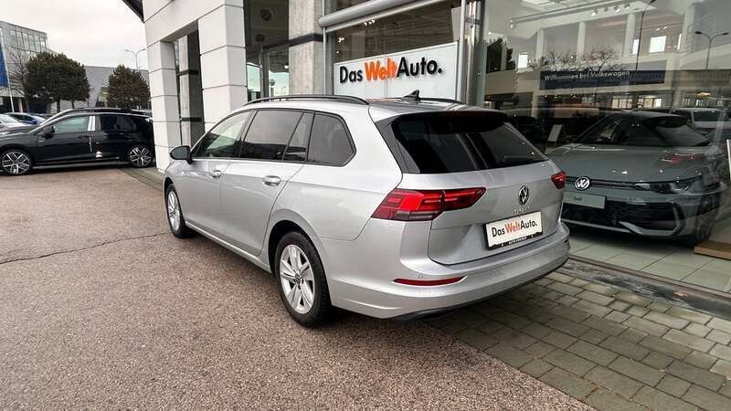 Gebraucht VW Golf VIII Life 115 PS (84 kW) 2023 Silber metallic Kombi