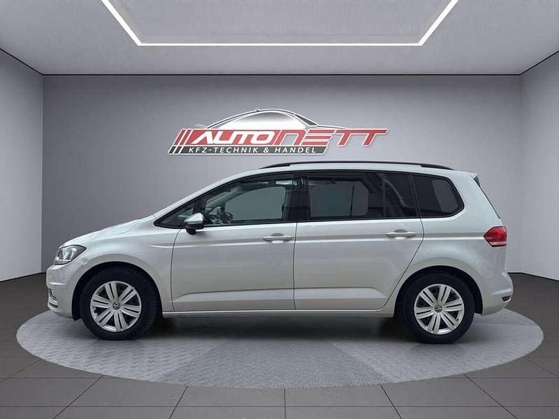 Gebraucht VW Touran Basis 150 PS (110 kW) 2021 Silber Van / Kleinbus