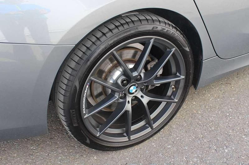 Gebraucht BMW 330e 292 PS (214 kW) 2022 Grau Kombi