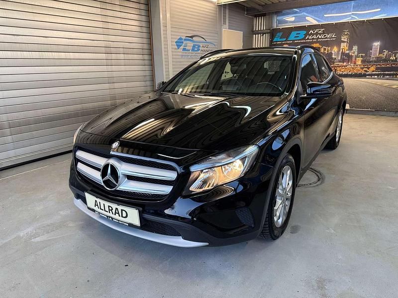 Gebraucht Mercedes GLA200 136 PS (100 kW) 2014 Schwarz SUV