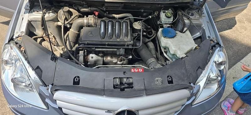 Gebraucht Mercedes 180 109 PS (80 kW) 2007 Limousine