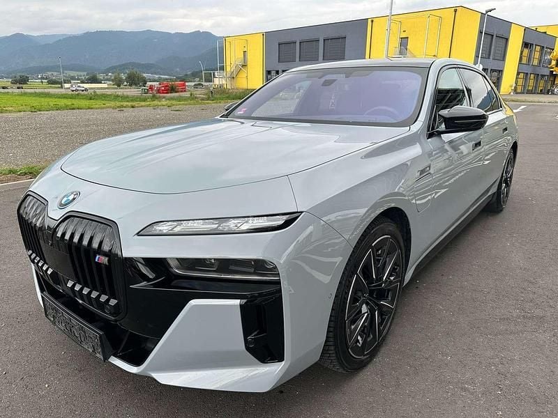 Grau Gebraucht 2023 BMW 760 Executive Limousine | € 109.550 - Bild 1/4