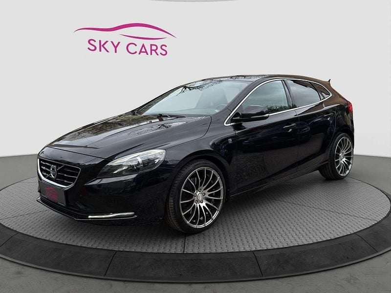 Schwarz Gebraucht 2014 Volvo V40 Ocean Race Kombi | € 14.990 - Bild 1/4