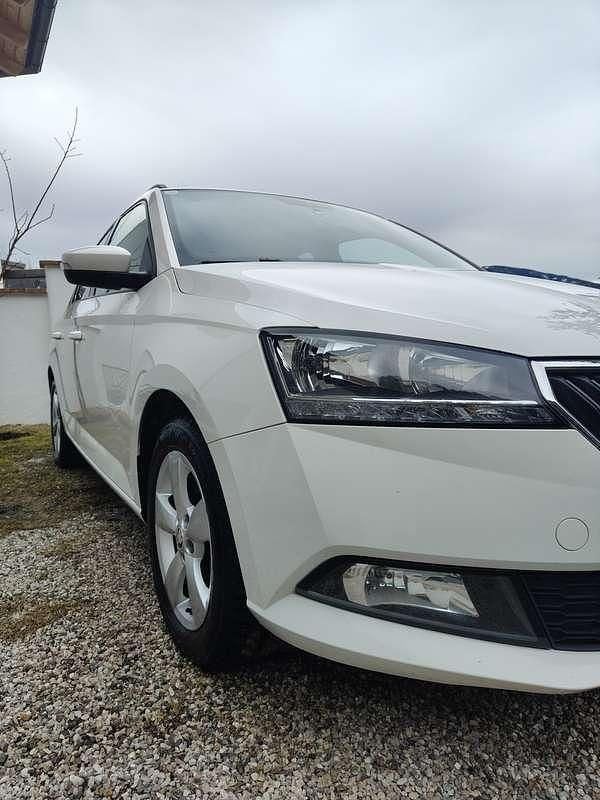 Gebraucht Skoda Fabia Ambition 95 PS (69 kW) 2019 Weiß Kombi