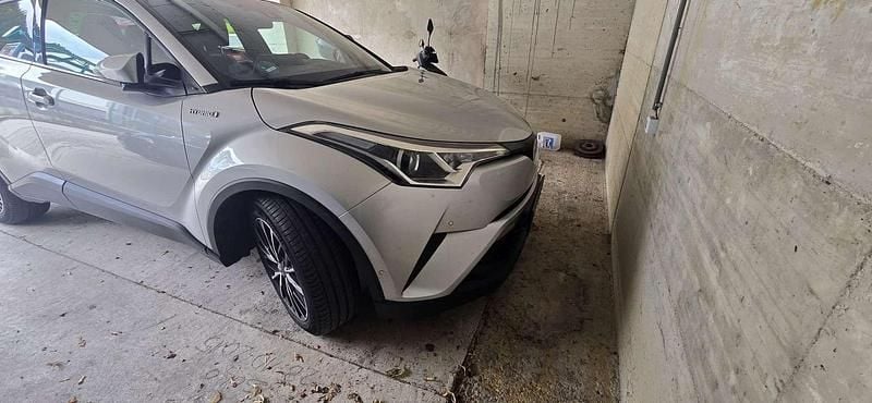 Silber Gebraucht 2016 Toyota C-HR SUV | € 18.500 (Fairer Preis) - Bild 1/4