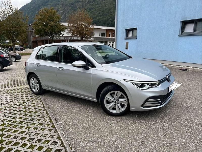 Gebraucht VW Golf VIII Life 131 PS (96 kW) 2020 Limousine