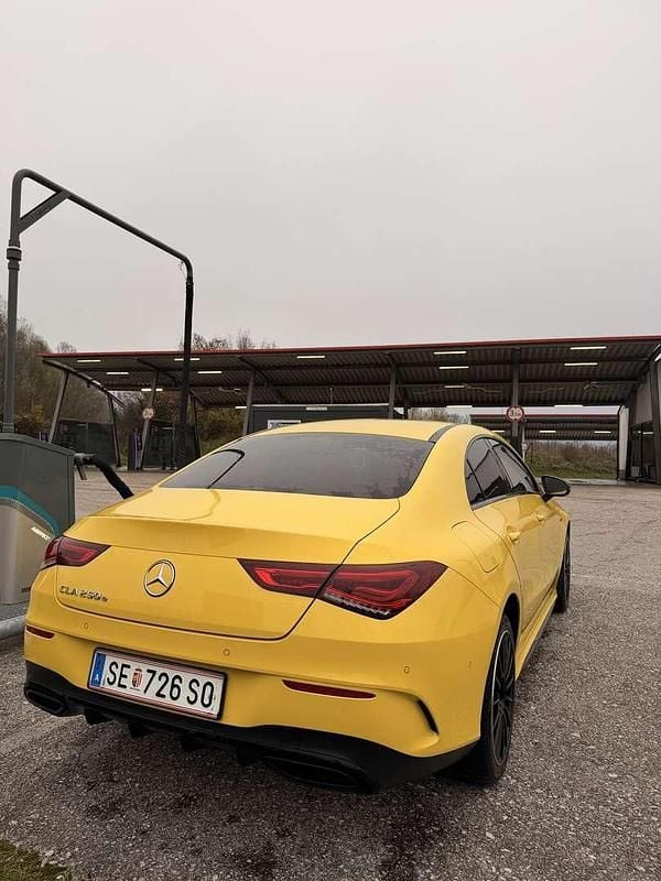 Gebraucht Mercedes CLA250e 160 PS (117 kW) 2020 Gelb Limousine