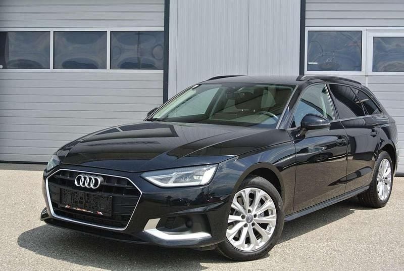 Schwarz Gebraucht 2020 Audi A4 Ambiente Kombi | € 19.450 - Bild 1/4