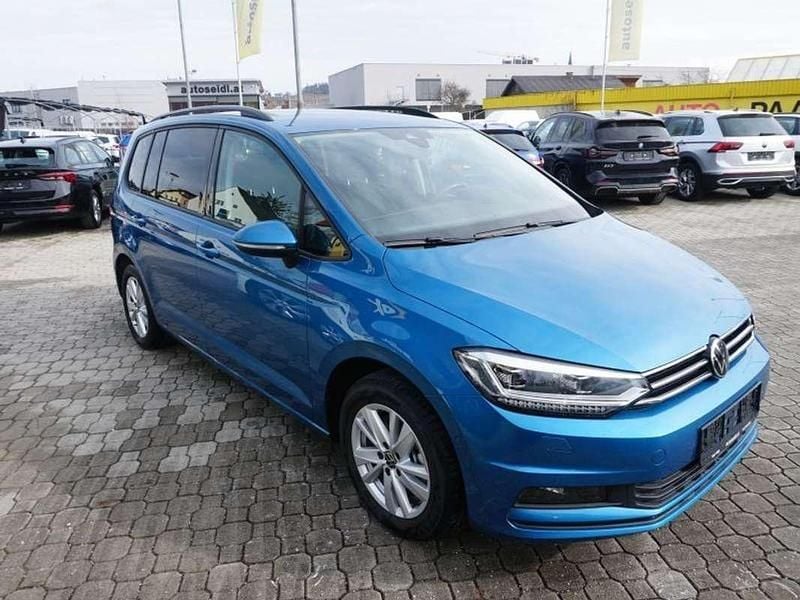 Gebraucht VW Touran Comfortline 122 PS (89 kW) 2022 Braun Van / Kleinbus