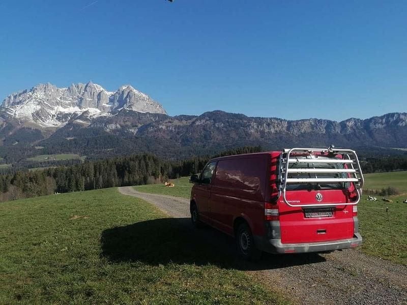 Rot Gebraucht 2011 VW Transporter Van | € 12.990 - Bild 1/4