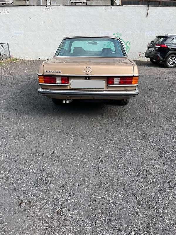 Gebraucht Mercedes 280 185 PS (136 kW) 1984 Gold Coupé