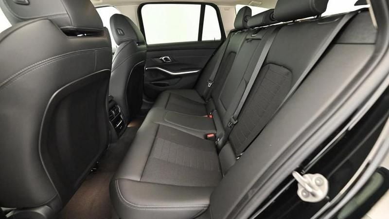 Gebraucht BMW 318 Shadowline 150 PS (110 kW) 2024 Schwarz Kombi