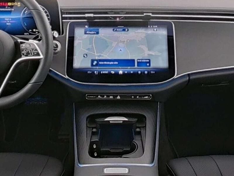 Gebraucht Mercedes E300 Avantgarde 204 PS (150 kW) 2024 Grau Kombi