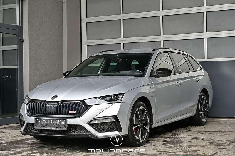 Silber Gebraucht 2021 Skoda Octavia RS Kombi | € 21.980 (Teuer) - Bild 1/4