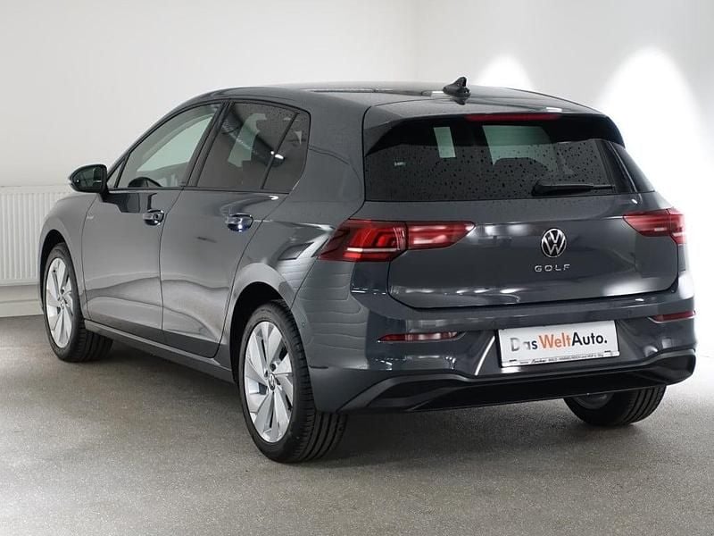 Neu VW Golf VIII 115 PS (84 kW) 2026 Mittelgrau  metallic