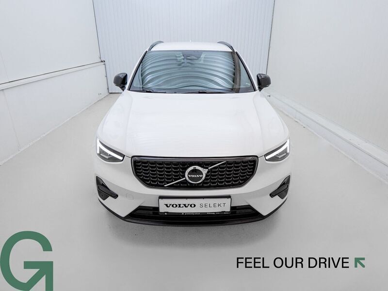 Gebraucht Volvo XC40 163 PS (119 kW) 2023 Weiß SUV