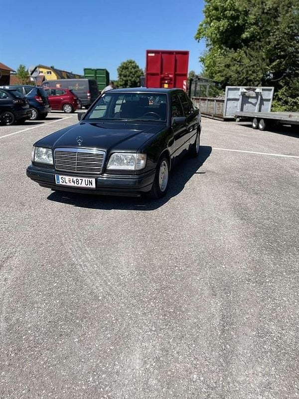 Gebraucht Mercedes E300 110 PS (80 kW) 1993 Limousine