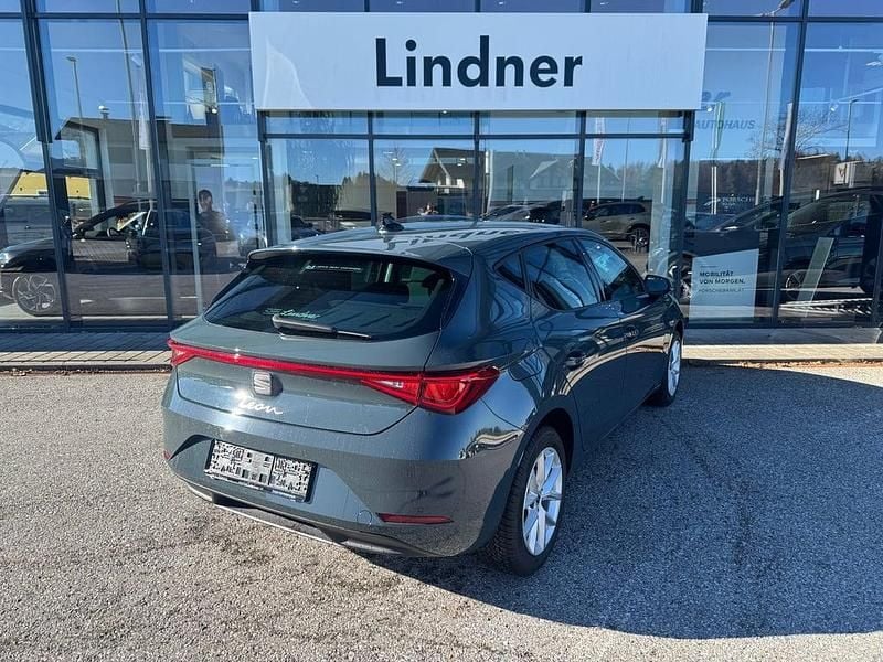 Gebraucht Seat Leon Style 116 PS (85 kW) 2025 Dunkelblau  metallicperleffekt Limousine