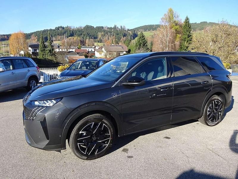 Neu Peugeot 5008 GT 145 PS (106 kW) 2025 Grau SUV