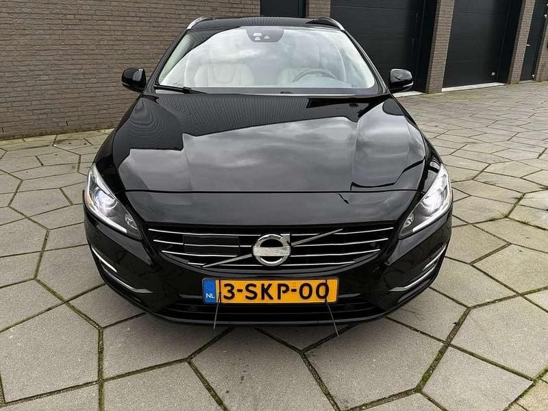 Gebraucht Volvo V60 Summum 215 PS (158 kW) 2013 Schwarz Kombi