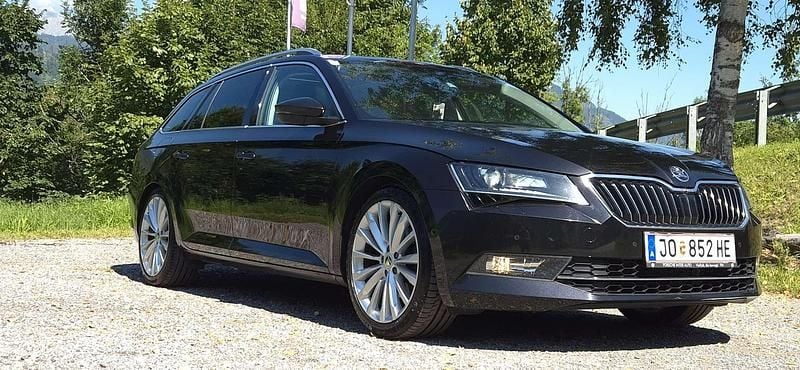 Schwarz Gebraucht 2016 Skoda Superb Style Kombi | € 17.400 (Fairer Preis) - Bild 1/4
