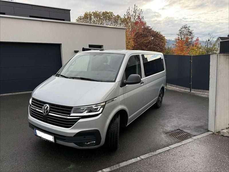 Gebraucht VW Multivan Trendline 150 PS (110 kW) 2020 Grau Van
