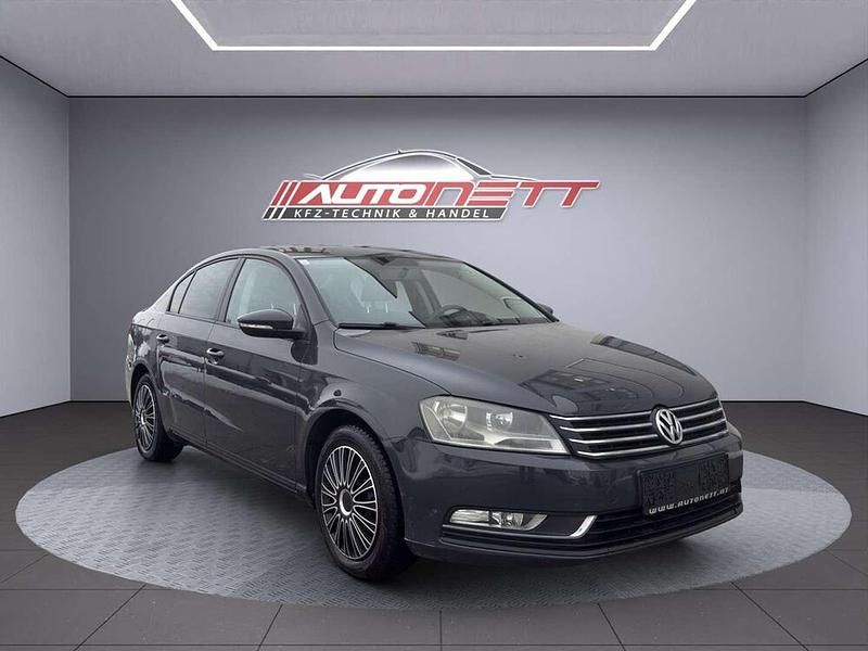 Gebraucht VW Passat Trendline 105 PS (77 kW) 2012 Grau Limousine