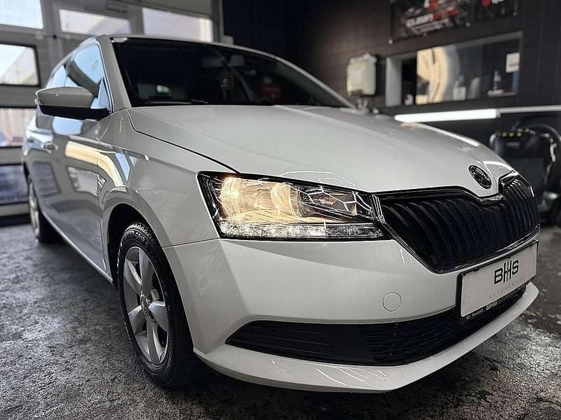 Gebraucht Skoda Fabia 60 PS (44 kW) 2020 Weiß Limousine