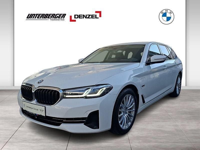 Weiß Gebraucht 2021 BMW 530 Shadowline Kombi | € 31.700 (Fairer Preis) - Bild 1/4