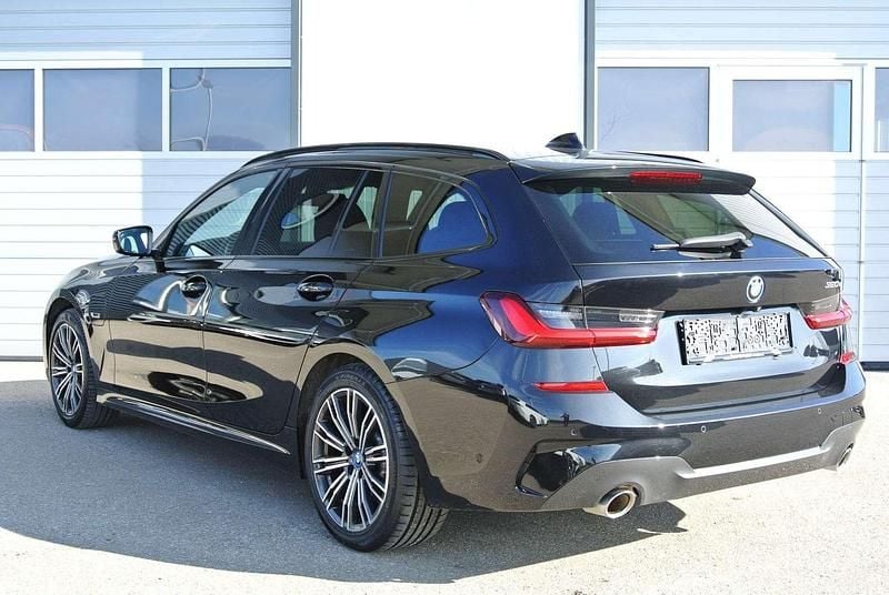 Gebraucht BMW 320e M Sport 163 PS (119 kW) 2021 Schwarz Kombi