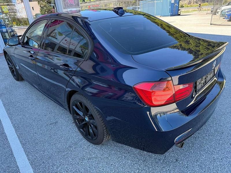 Gebraucht BMW 320 184 PS (135 kW) 2013 Blau Limousine