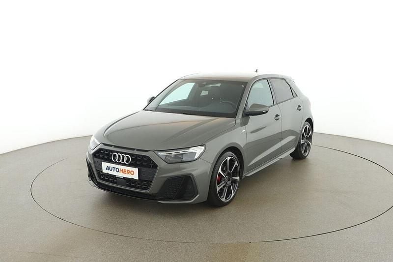 Grau Gebraucht 2024 Audi A1 Sportback S-Line Kleinwagen | € 29.690 - Bild 1/3