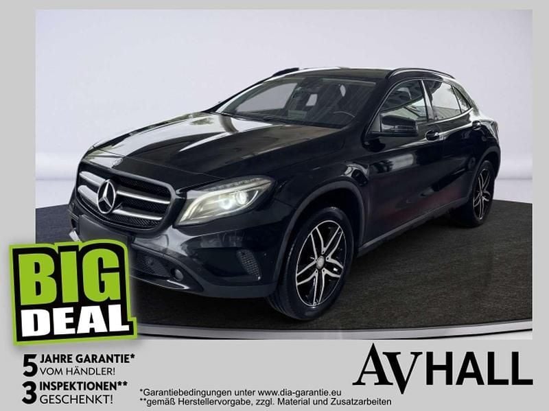 Schwarz Gebraucht 2016 Mercedes GLA180 SUV | € 12.990 (Fairer Preis) - Bild 1/4