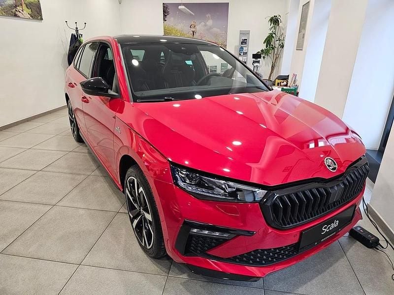 Mittelrot metallic Neu 2026 Skoda Scala Monte Carlo Kleinwagen | € 28.890 (Fairer Preis) - Bild 1/4