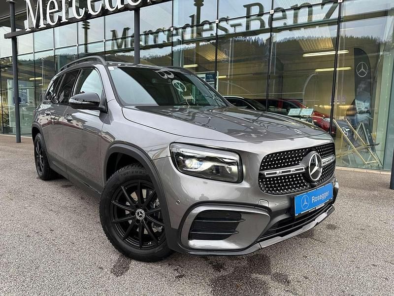Gebraucht Mercedes GLB200 AMG line 150 PS (110 kW) 2025 Grau SUV