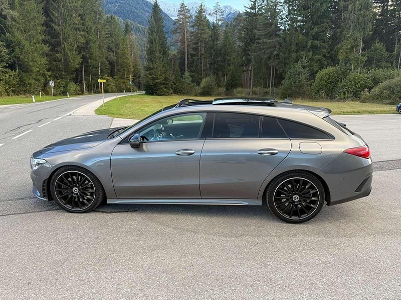 Gebraucht Mercedes CLA220 Shooting Brake 190 PS (139 kW) 2021 Grau Kombi