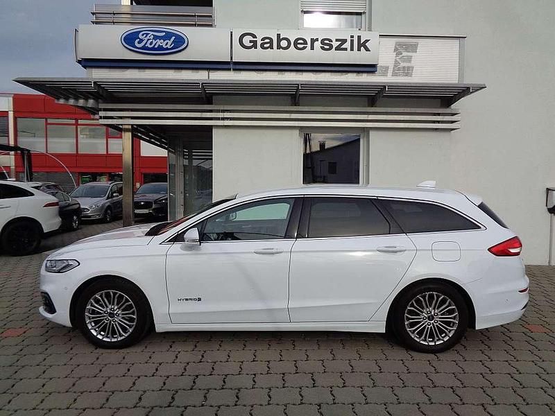 Gebraucht Ford Mondeo Titanium 140 PS (102 kW) 2020 Weiß Kombi