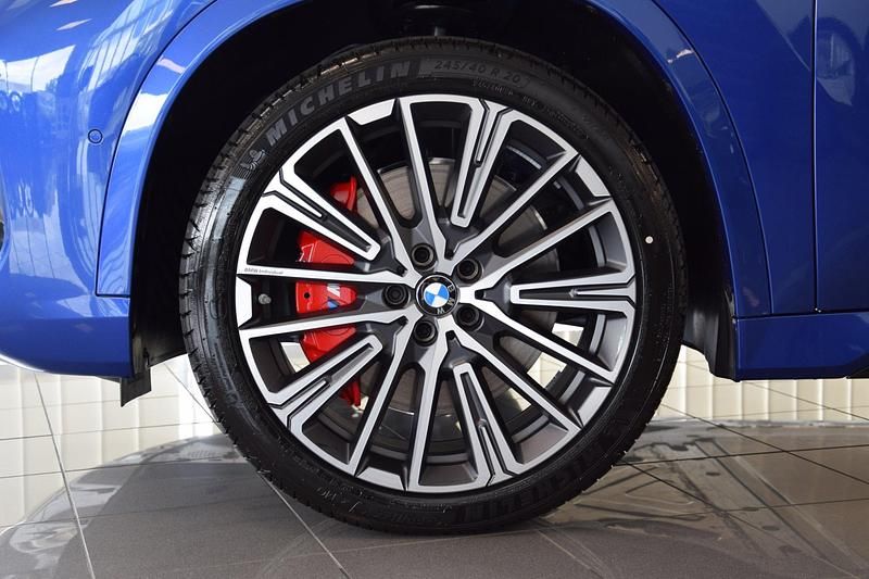 Gebraucht BMW iX1 Shadowline 150 kW (204 PS) 2025 M portimao blau SUV