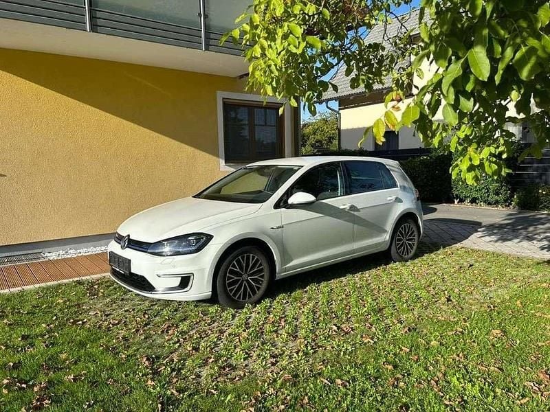 Weiß Gebraucht 2017 VW e-Golf Kleinwagen | € 13.990 (Fairer Preis) - Bild 1/4