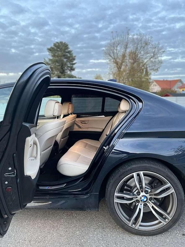 Gebraucht BMW 530 M Sport 258 PS (189 kW) 2013 Limousine