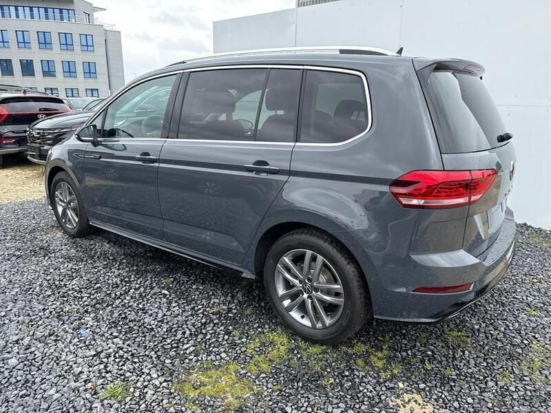 Neu VW Touran R-line 150 PS (110 kW) 2025 Grau Van / Kleinbus